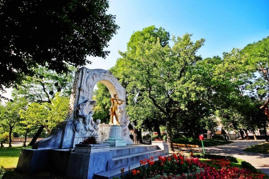 Luxurious Apartment In The Centre Of Відень Екстер'єр фото